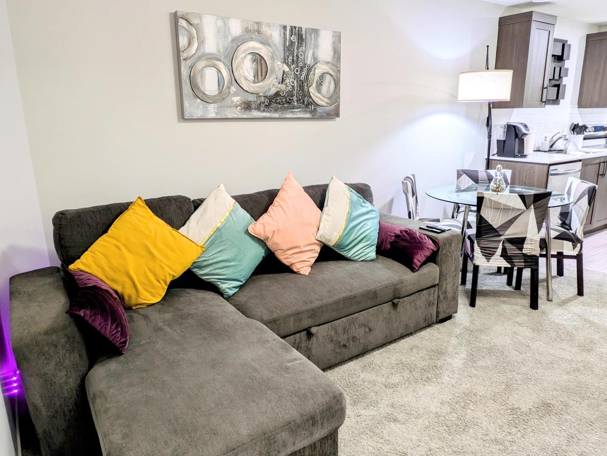 Glacier Ridge 1 Bedroom Haven * Calgary
