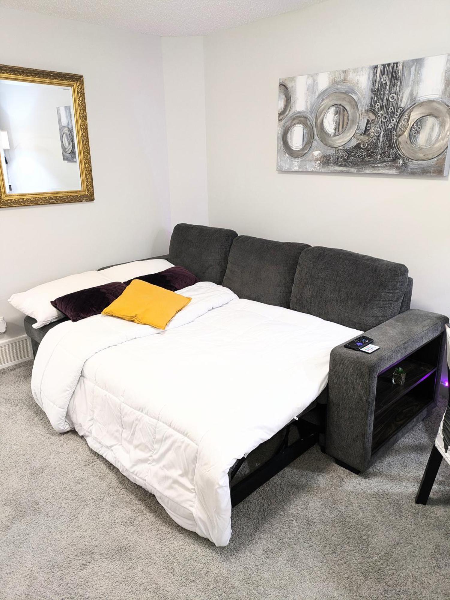 Glacier Ridge 1 Bedroom Haven * Calgary