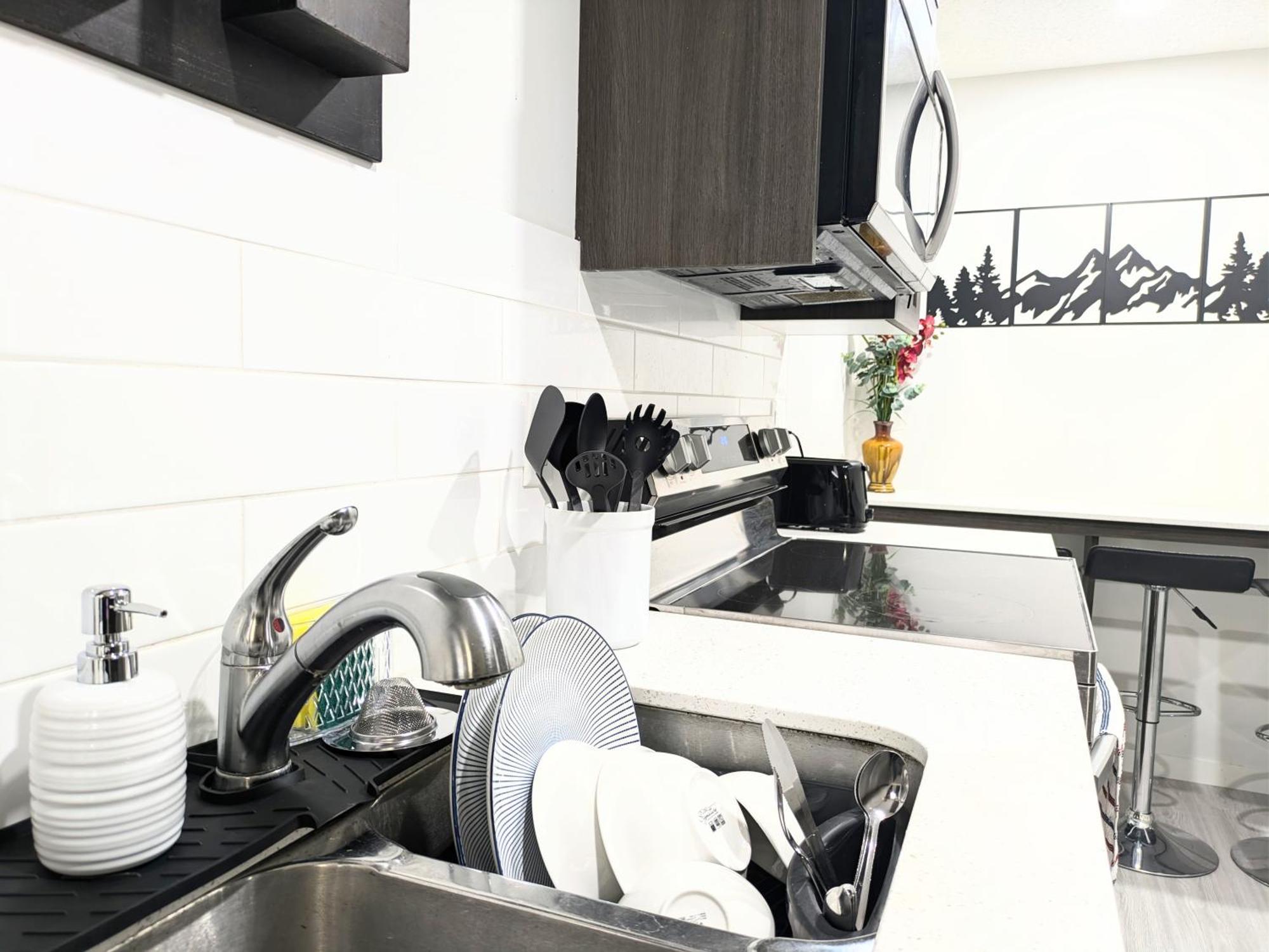 Glacier Ridge 1 Bedroom Haven * Calgary